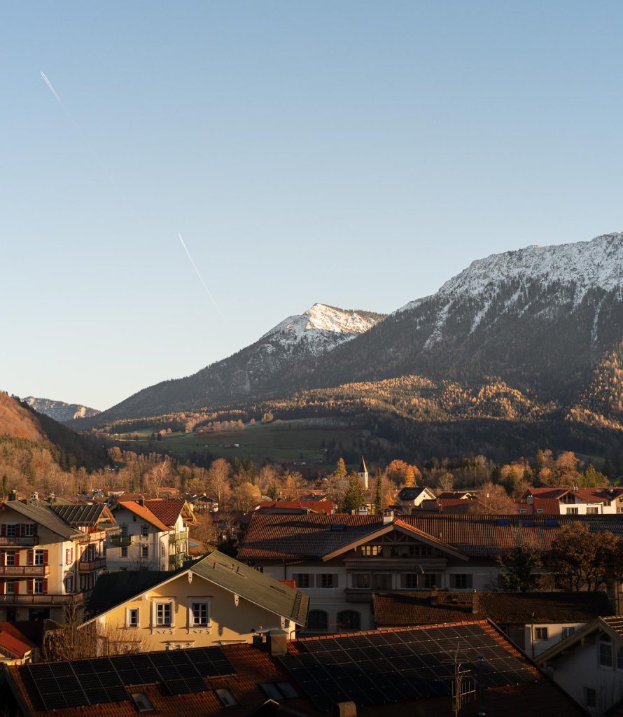Ruhpolding-Dorf-Berge-alpen-aussicht-wittelsbach-hotel
